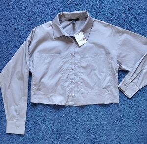 *NWT* Forever 21 Poplim Cropped Oversized Button Up Ling Sleeve Shirt, Size M